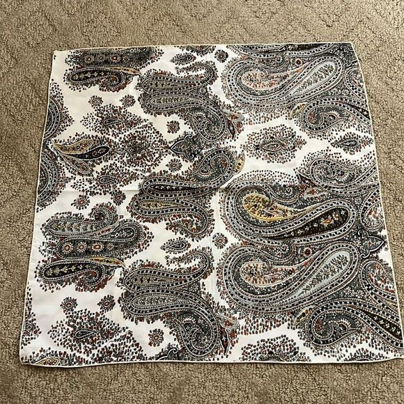 VINTAGE Square Scarf  aprrox 21 x 21 - Picture 1 of 2